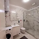 Oasis Vila Golem (Tirana)