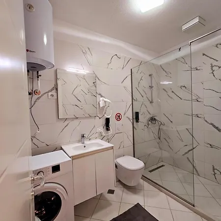 Oasis Villa Golem (Tirana)